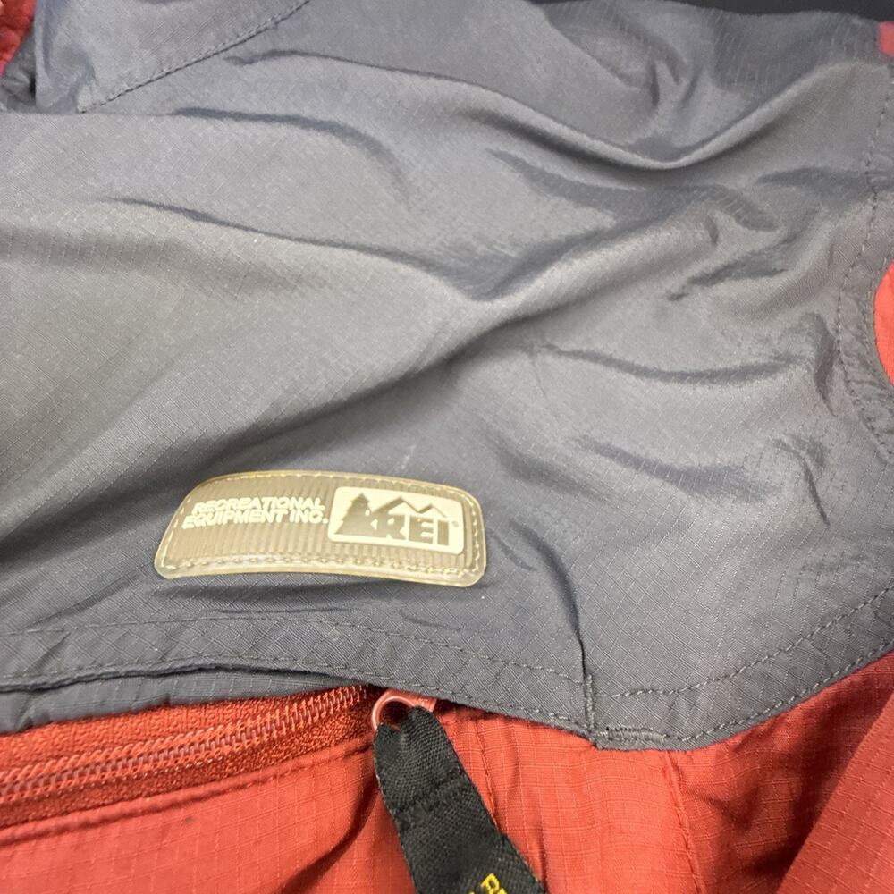 REI Jacket Men's Medium Maroon Full Zip Lined Windbreaker Outdoors Pockets - Picture 2 of 8